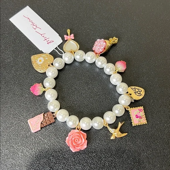 Betsey Johnson | Feminine Vintage Valentines Inspired Charm Bracelet 🌸 💗🍫🎀🌹🕊️ - Picture 10 of 12